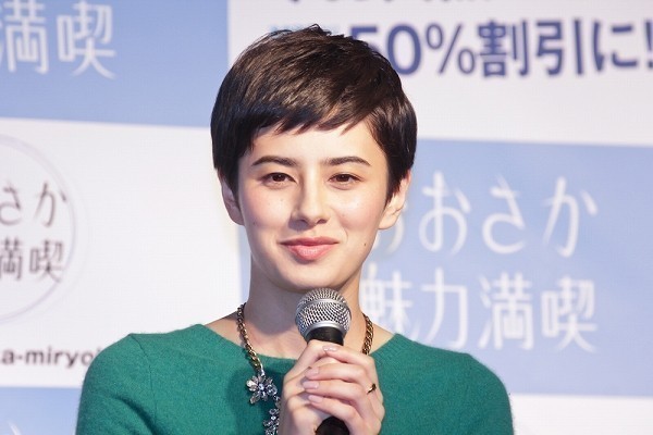 「女性少なくないですか?」ホラン千秋、第4次安倍内閣に苦言も“それこそ平等じゃない”と賛否の声