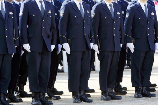 痴漢で捕まったのは、通勤途中の巡査長 警察官による性犯罪が相次ぐ