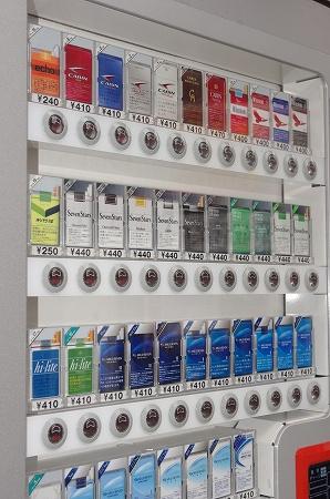 頭抱えるJT 大幅値上げで喫煙者16年連続減