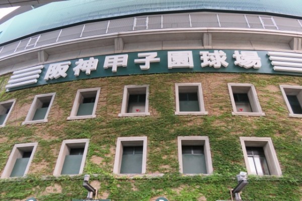 監督に体罰発覚、「指導の一環」と説明しセンバツ出場へ 甲子園出場決定チームの不祥事相次ぐ