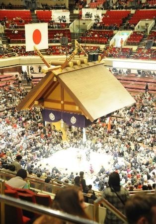 事実上の一騎打ち?今年の大相撲における年間最多勝争い