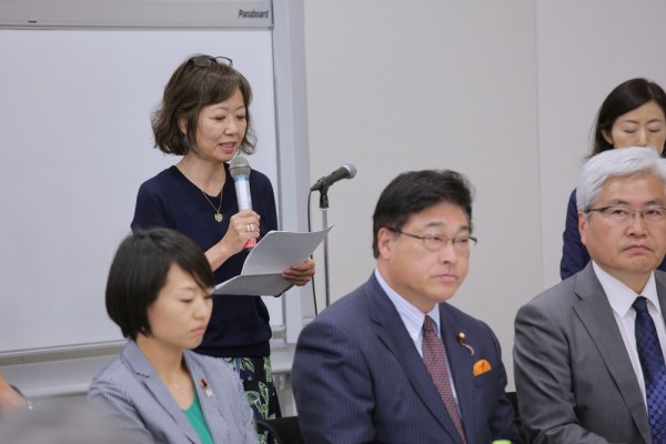 浅田美代子ら、動物愛護法改正に向け緊急集会を開催!芸能人の動物愛護活動は年々活発化