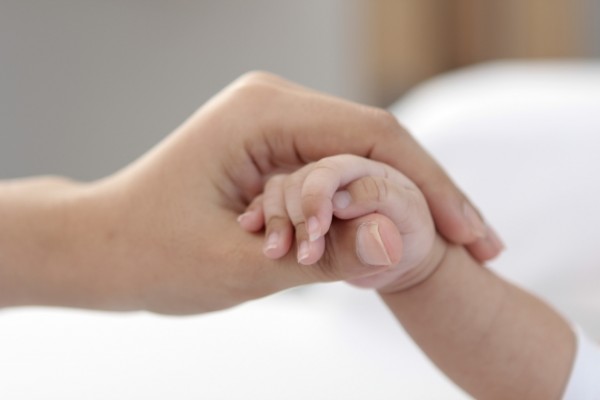 25歳風俗店従業員女、乳幼児3人を放置して殺害 “闇が深い”事件にネット戦慄