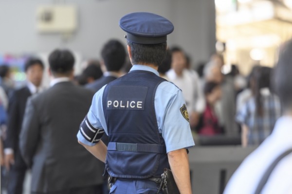 「覗くために入った」女子トイレに侵入し、警察官逮捕 過去には不適切なSNS投稿も