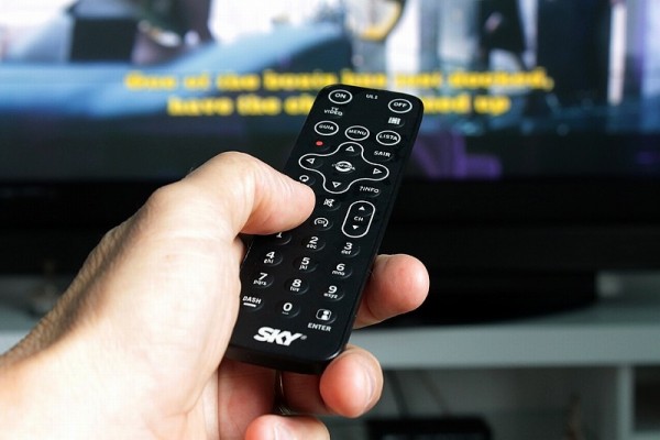 人気テレビ番組でウソ発見器を試し、浮気がバレた62歳男性が自殺 番組は放送停止処分に