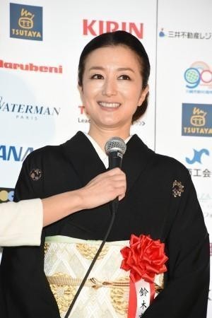 破局報道についてこのまま“貝”になりそうな長谷川博己と鈴木京香