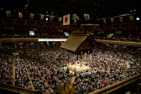 照ノ富士が白鵬自滅でたなぼたの優勝 またも“時期尚早”の大関誕生へ