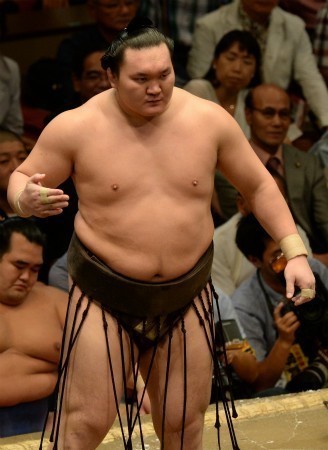 白鵬・鶴竜が11月場所を欠場 “一人横綱”となった稀勢の里、大関取り再挑戦の御嶽海には逆風に?