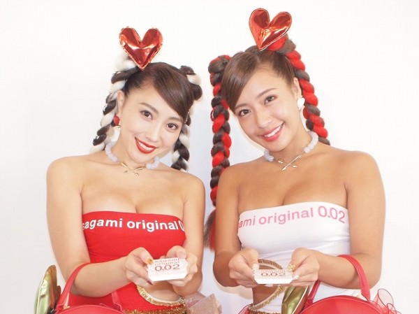 人気グラドル森咲智美は“おじ様”が好み? 元同居人・橋本梨奈と息ぴったりの「サガミオリジナル002宣伝大使」に!