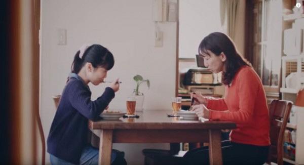 ぬいぐるみと少女の感動ドキュメント『Her True Stories』を公開!
