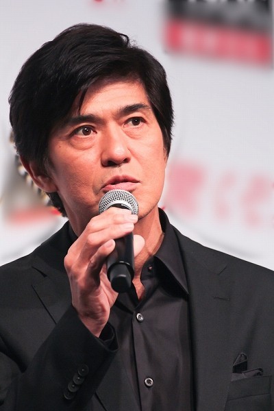 “安倍首相を揶揄”疑惑の佐藤浩市に各方面から批判 「映画化キャストにNG出す」「観るのやめた」など大混乱