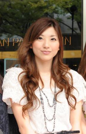 ミニスカ封印が裏目に出た山岸舞彩キャスター