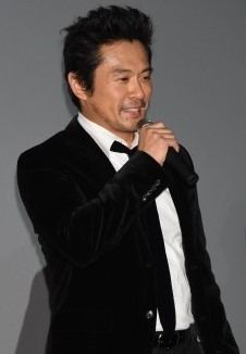 同性愛者役が好評の内野聖陽に交際報道 前妻と全く別のタイプでうまくいきそう?