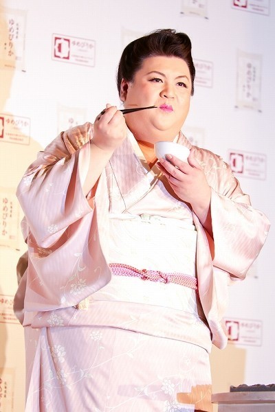 もはや芸能界に敵なし?キムタクにも頼られた「テレビの帝王」マツコ・デラックス