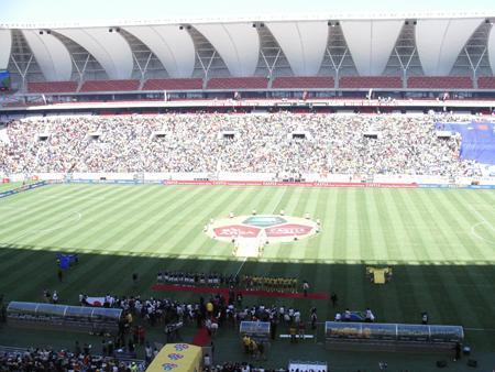 サッカー人気の形勢逆転なるか?