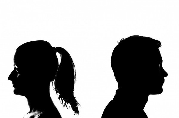どんなに夫婦関係が冷めても離婚できない? 財産分与の制度のせいで増える仮面夫婦