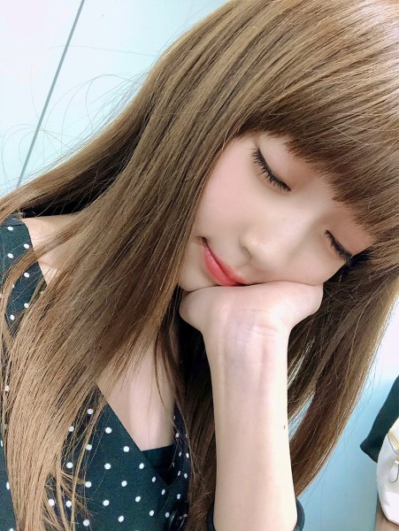 NGT荻野由佳、握手会中に号泣? 事件を匂わせる意味深インスタ投稿との関連は、厳しい声相次ぐ