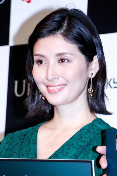 橋本マナミ「女子アナは大きめな水着で喜ばれる」 “貝殻ビキニ”を着なくてもいい格差に恨み節?