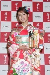 内山理名が今猛プッシュされているワケ 吉田栄作との恋愛報道を最大限に活用?