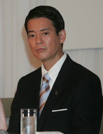 岡田准一が「白い巨塔」の出演で話題! 歴代の財前五郎役がすごいメンツ
