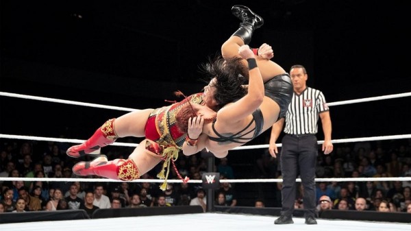 女子初のKO-D無差別級王者、里村明衣子がWWEでも快勝!日本帰りのカイリは圧勝!