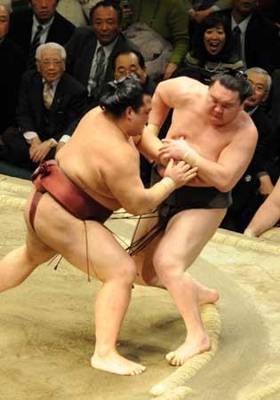 稀勢の里が大関へ! 基準満たさずとも大関昇進の裏事情