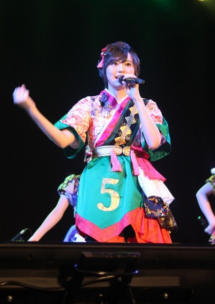 エビ中・真山りか ニコ二コ超会議でのコラボライブで「『おそ松さん』の限定タオル欲しい!」