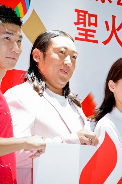 ゆずや綾瀬はるかも聖火ランナーとして走る? ロバート秋山は「ずっと聖火を追っている人」に