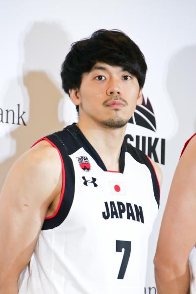 バスケ日本代表、3億円ゲット! 八村塁はソフトバンクの5Gイメージキャラクターに