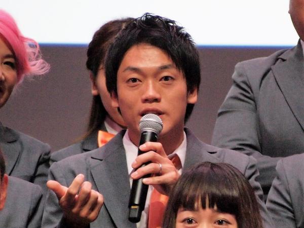 暫定センターは大本命のあの二人!『吉本坂46』メンバー決定 フジ山崎アナは“アイドルの妻”に