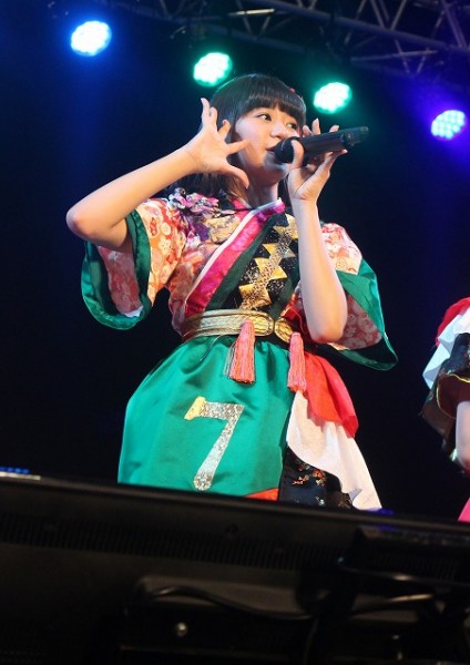 エビ中・真山りか ニコ二コ超会議でのコラボライブで「『おそ松さん』の限定タオル欲しい!」