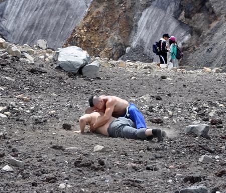 仰天! 「地下プロレス」が「霊峰富士山頂」にて「日本最高峰プロレス」!!