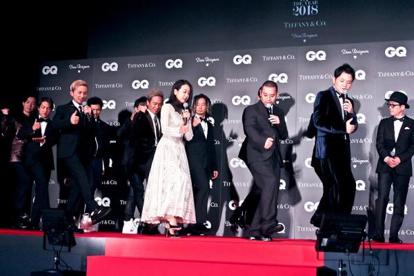 “名誉都民”となった美輪明宏、メダリスト浅田真央もDA PUMPと一緒に「U.S.A.」ダンス?