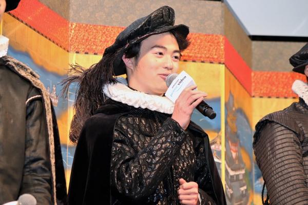 野村周平、スペインで共演者に“ゴチ”も「東京に帰ったら残高が5万円でした」
