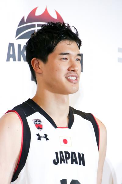 バスケ日本代表、3億円ゲット! 八村塁はソフトバンクの5Gイメージキャラクターに