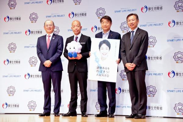 小峠、ヘビースモーカーの相方・西村に「タバコも芸能界もやめて