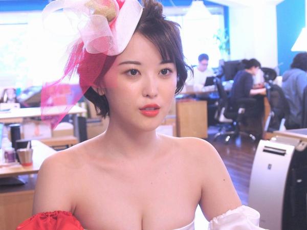 初ドラマが“血みどろで鉄パイプ”!? グラビアも女優もこなす忍野さら、「サガミオリジナル002宣伝大使」に就任