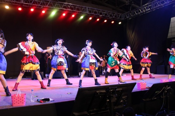 エビ中・真山りか ニコ二コ超会議でのコラボライブで「『おそ松さん』の限定タオル欲しい!」