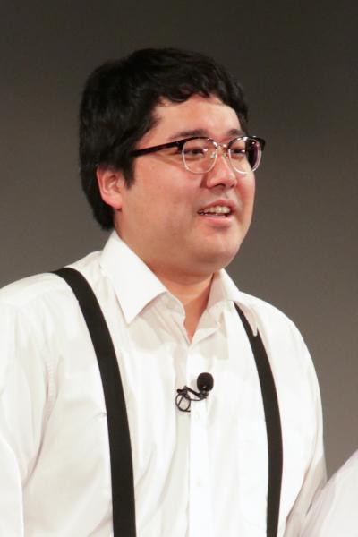 「もうすべて忘れて…」霜降り明星のせいや、ピアノで所属事務所の現在を表現