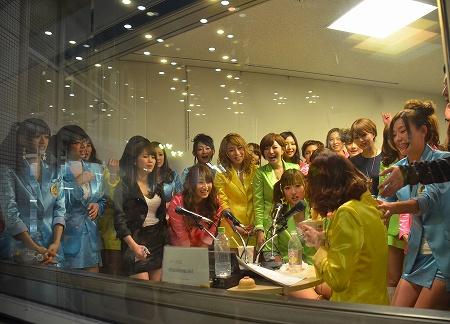 解散カウントダウン恵比寿マスカッツのラジオ生放送にファン300人! 希志あいの「全力で逆走していきたい」