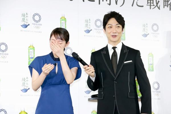 「結婚指輪を見せているみたい」吉岡里帆、自身のリラックス法明かす