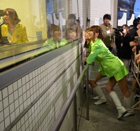 解散カウントダウン恵比寿マスカッツのラジオ生放送にファン300人! 希志あいの「全力で逆走していきたい」